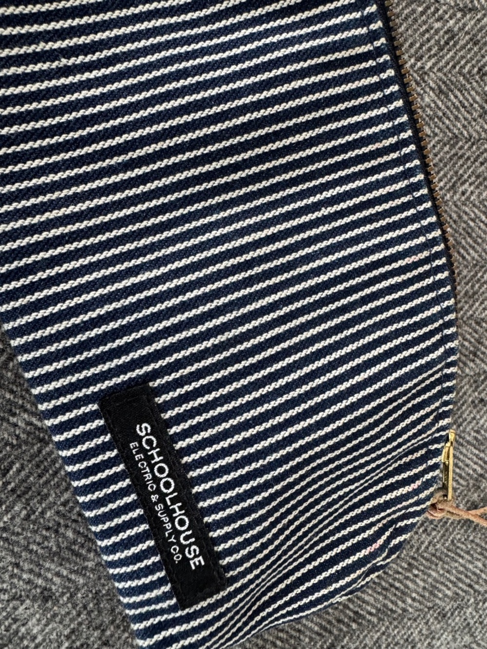 SCHOOLHOUSE COSMETIC BAG IN CUTE DENIM TICKING. - Picture 9 of 11